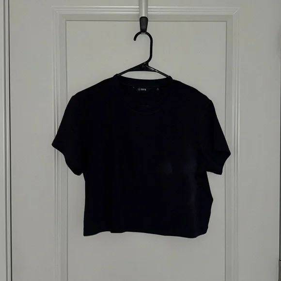 Cuts Tomboy Tee Cropped - Picture 4 of 5